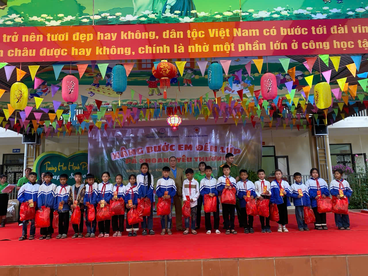 Description: E:\2025-2026\THIỆN NGUYỆN HOA HƯỚNG DƯƠNG\z7614996790370_67167b8e434a9a70719163bb666323dd.jpg