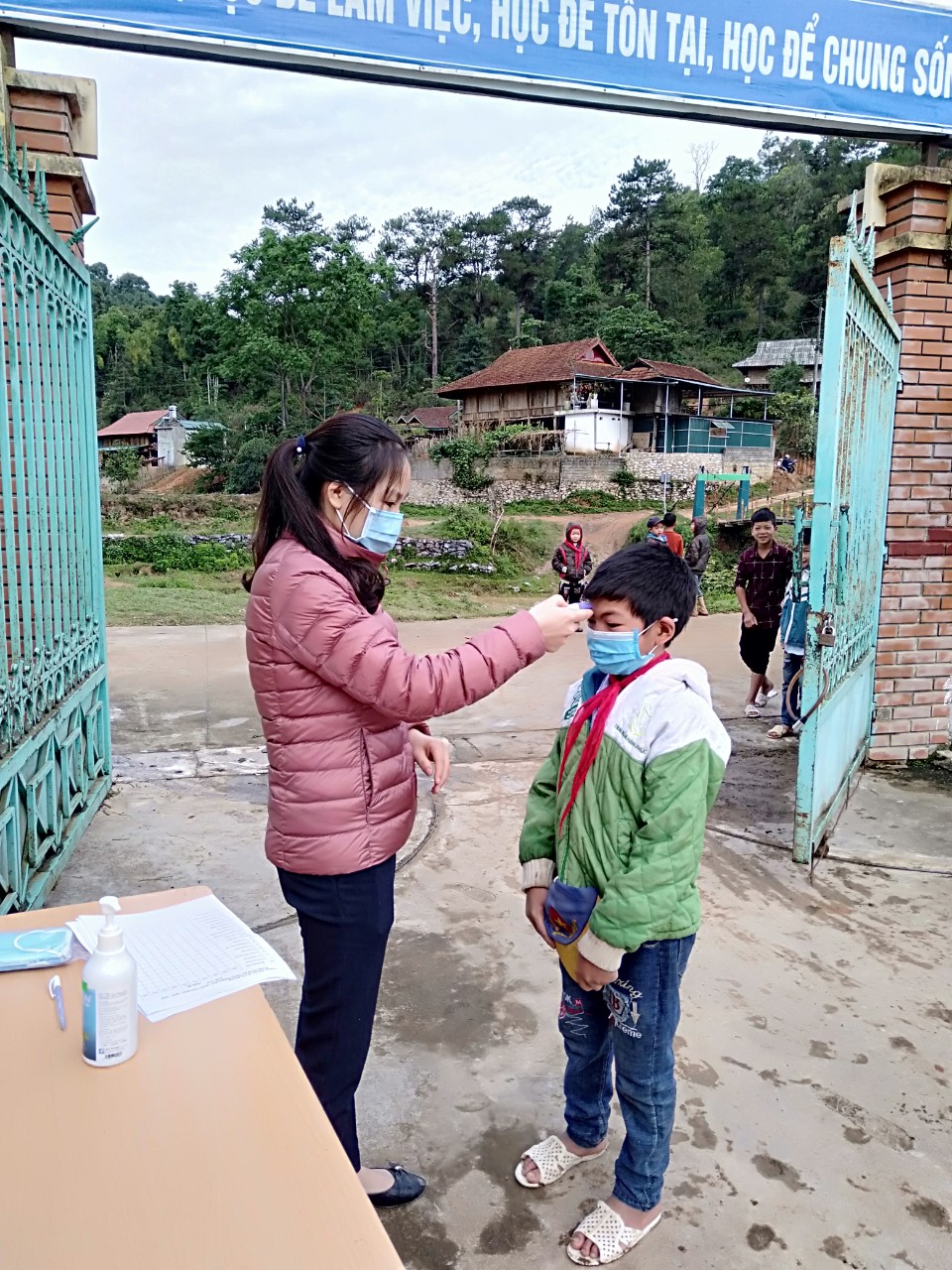 Chung tay hỗ trợ phòng, chống dịch covid-19